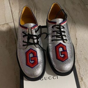Kids lace up Gucci shoes in size 31 (1 us)